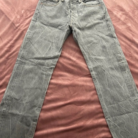 501 Grey Levi’s jean - Picture 2 of 4